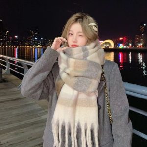 O1CN01Ukhgsc2860roZ60nz_2217160977882-0-cib 秋冬新品韩系ins风氛围感条纹围巾女生多巴胺马海毛围巾流苏围脖