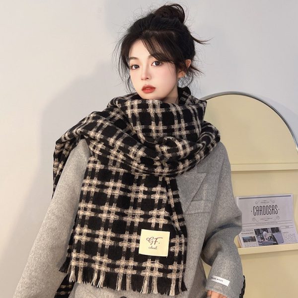 秋冬新款女格子美拉德风涤纶仿羊绒围巾高级感加厚情侣款流苏围脖