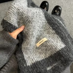 O1CN01nBeB3q1Bs2zjQ1hze_0-0-cib 桐庐厂家含羊毛针织围巾女冬季高级感百搭保暖学生护颈毛线围脖潮